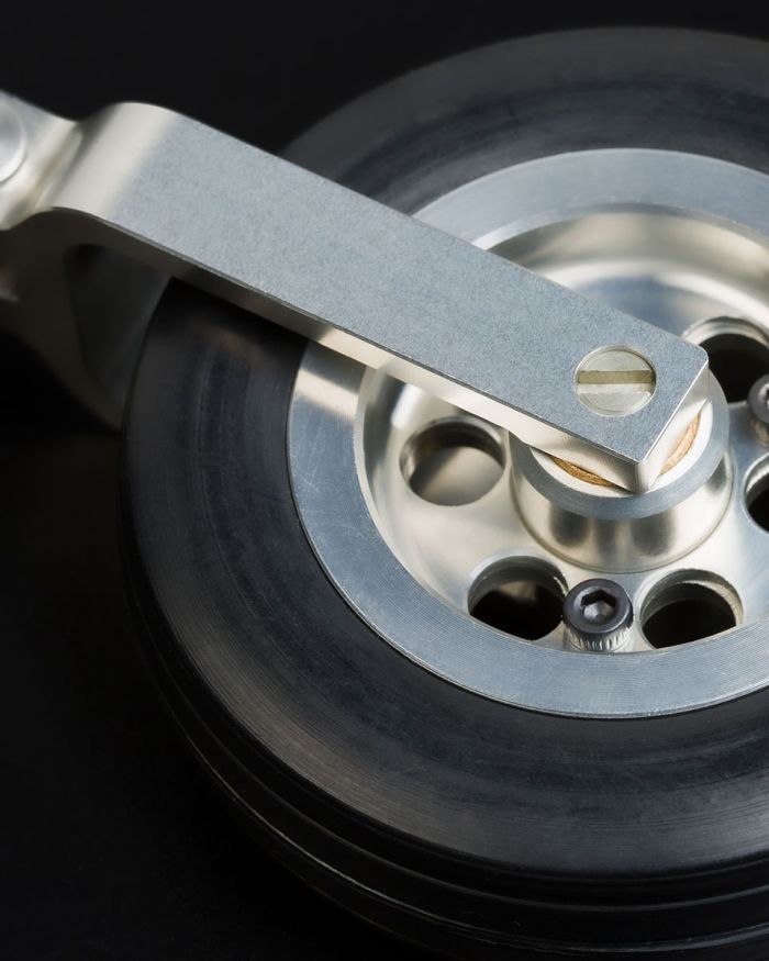 Nose strut (M) + Wheel