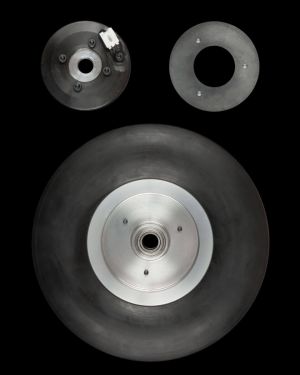 Main wheel(s) + brake(s)
